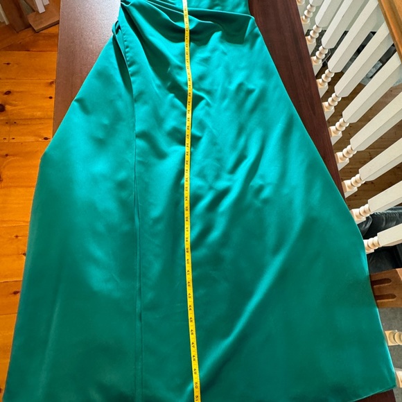 David’s Bridal Emerald Green Bridesmaid/Formal Dress.  Size 12. - Picture 11 of 11